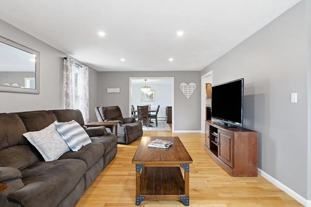Photo of 74 Maplewood Rd