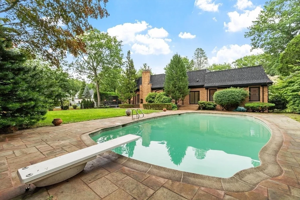 Photo of 21 Wildewood Dr