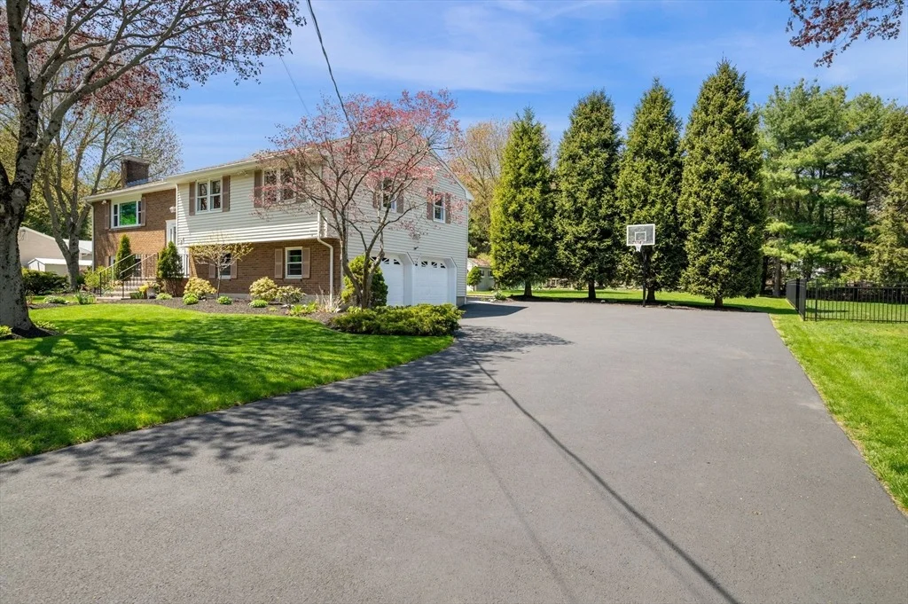 Photo of 31 Rustic Ln