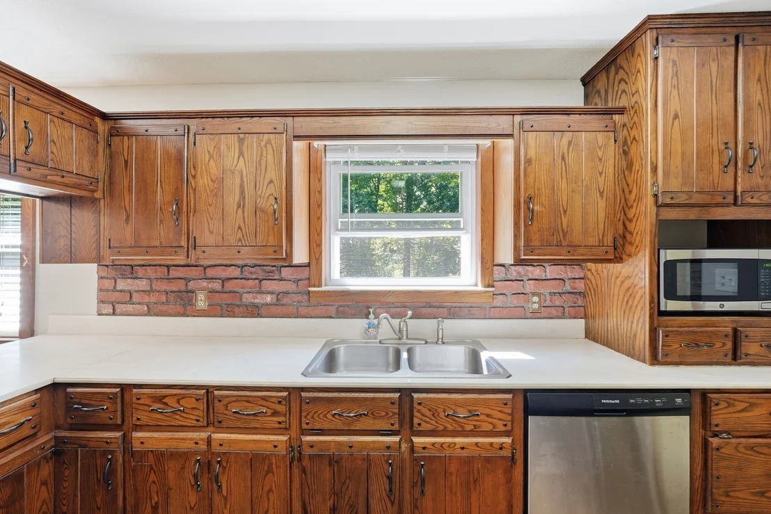 Photo of 42 Lakeview Dr
