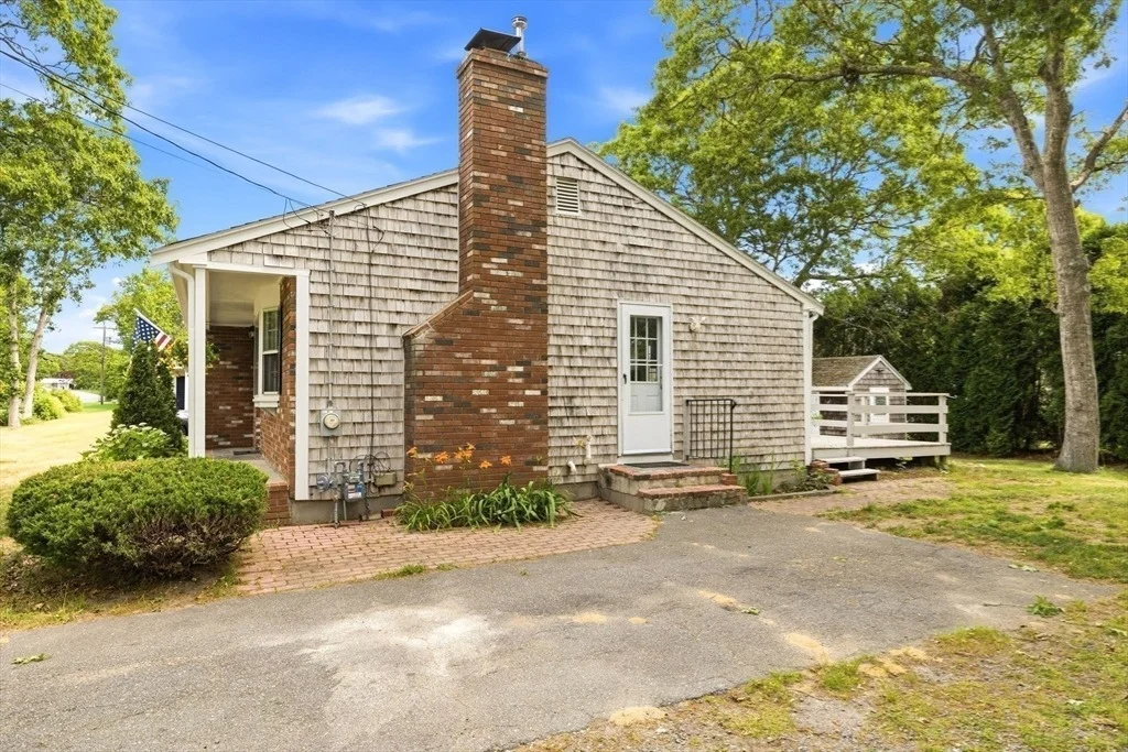 Photo of 90 Castlewood Circle