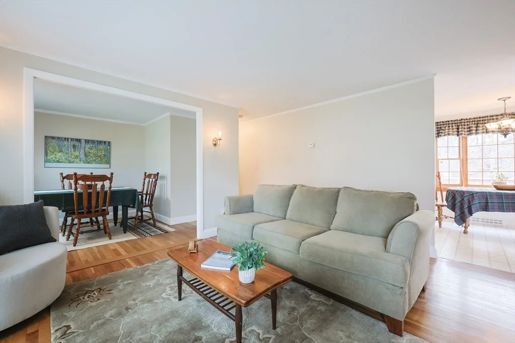 Photo of 5 Ronna Rd