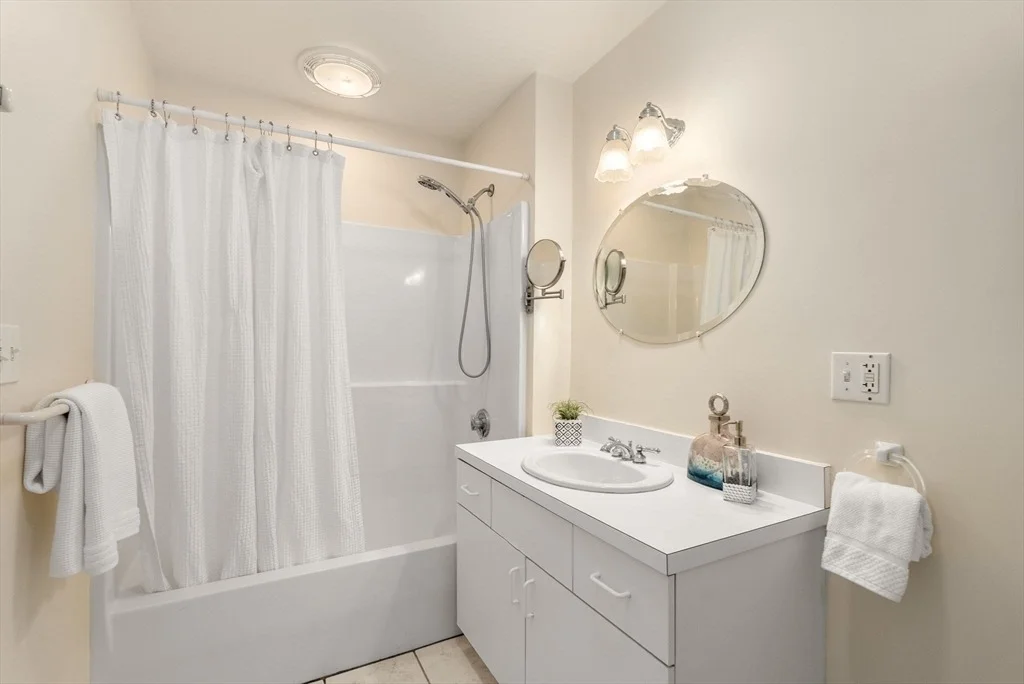 Photo of Unit 3 at 7 Regent Cir
