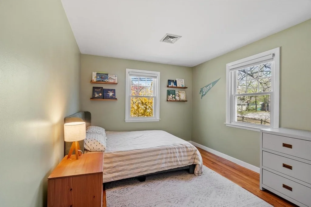 Photo of 123 Plain Rd