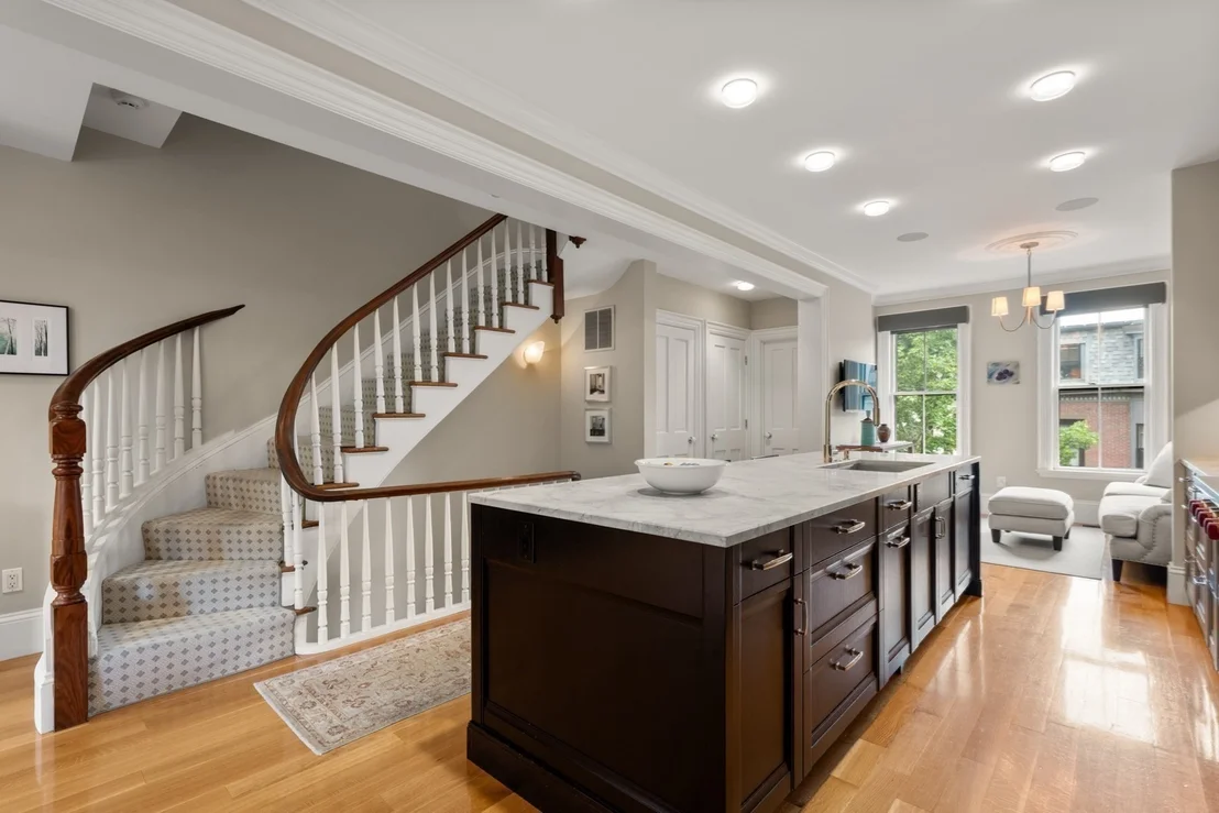 Photo of 112 Appleton Street