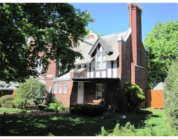 Photo of 294 Linden St