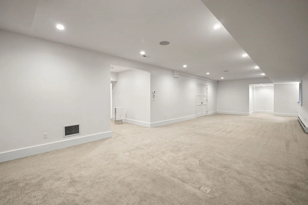 Photo of 11 Winthrop Circle