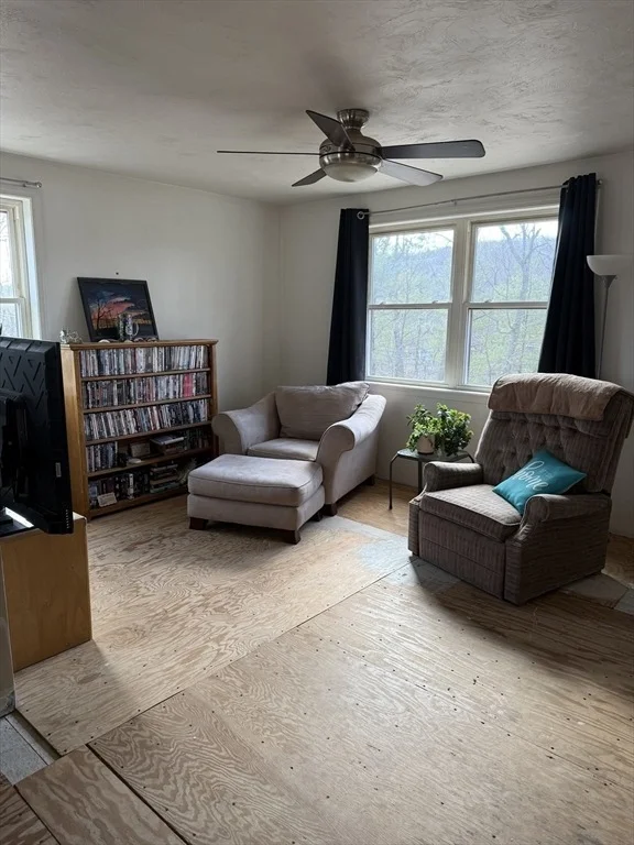 Photo of 335 Mashapaug Rd