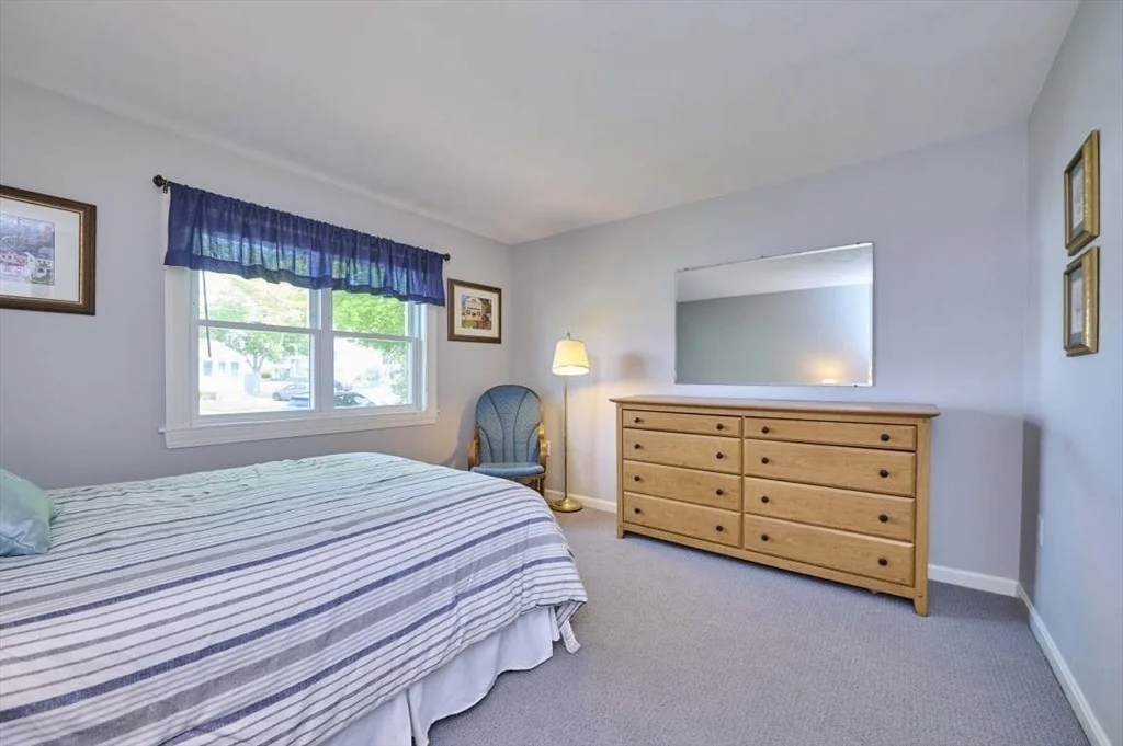 Photo of 2 Sheffield Dr