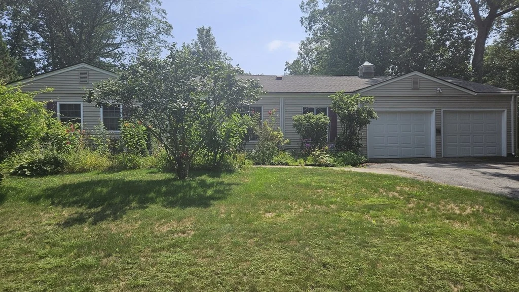 Photo of 151 Wolf Swamp Road