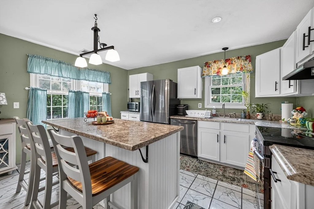 Photo of 165 Pepperell Rd