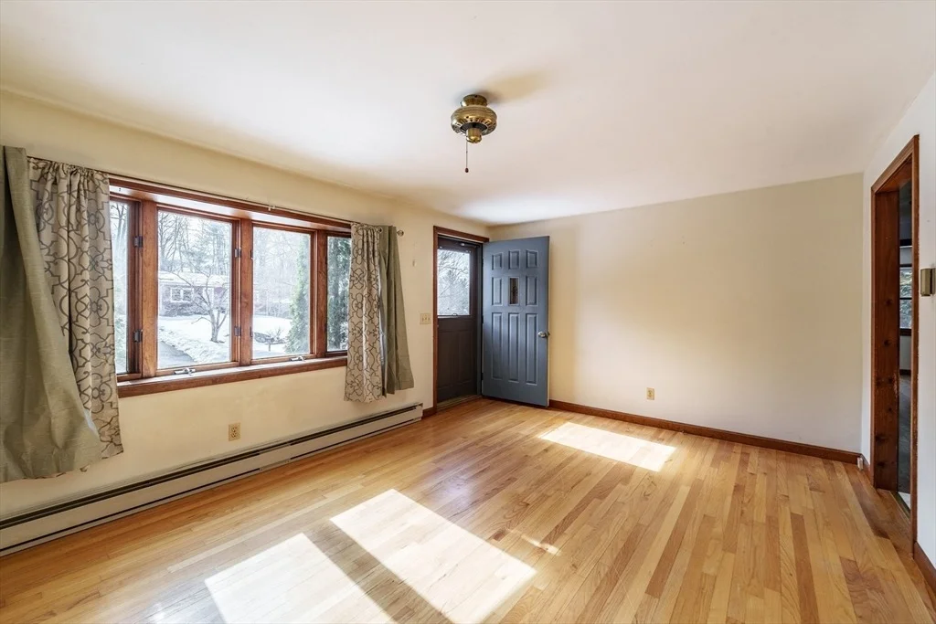 Photo of 70 Overlook Dr