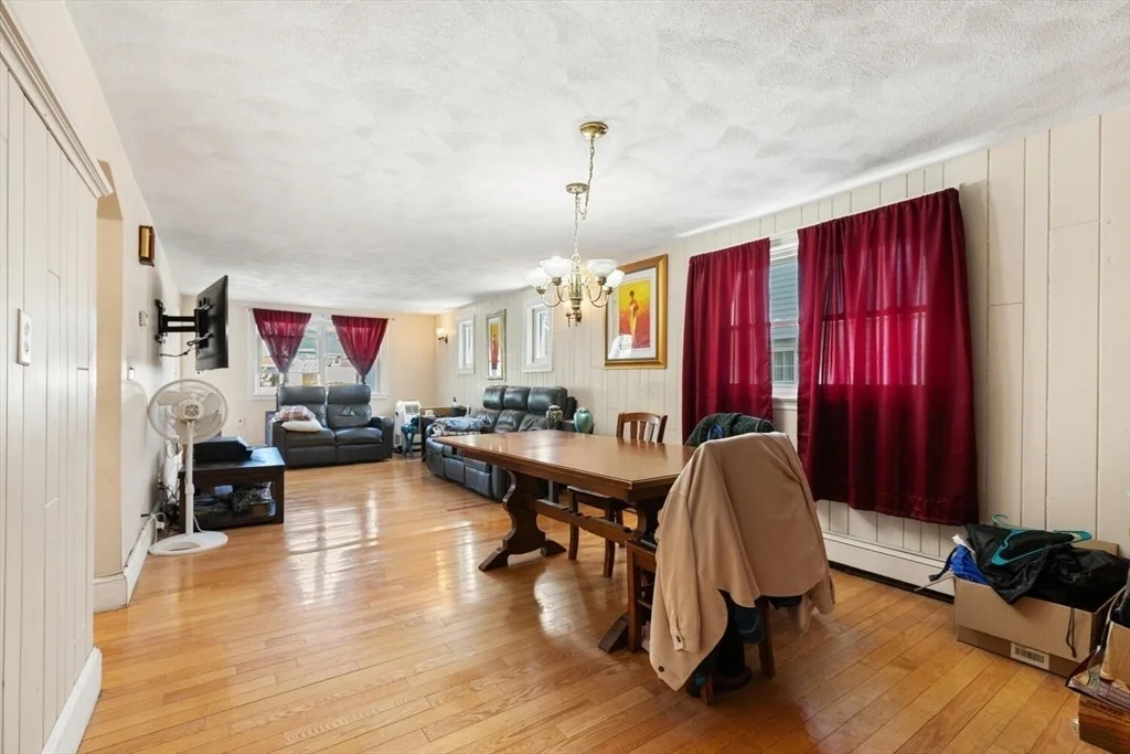 Photo of 152 Springvale Ave
