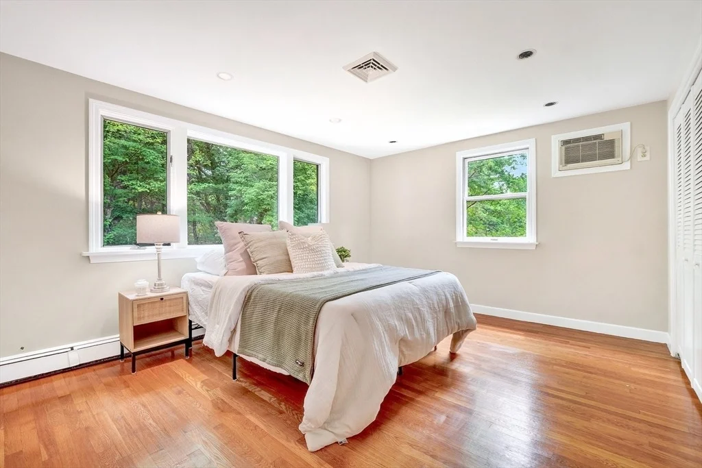 Photo of 10 Glenridge Dr