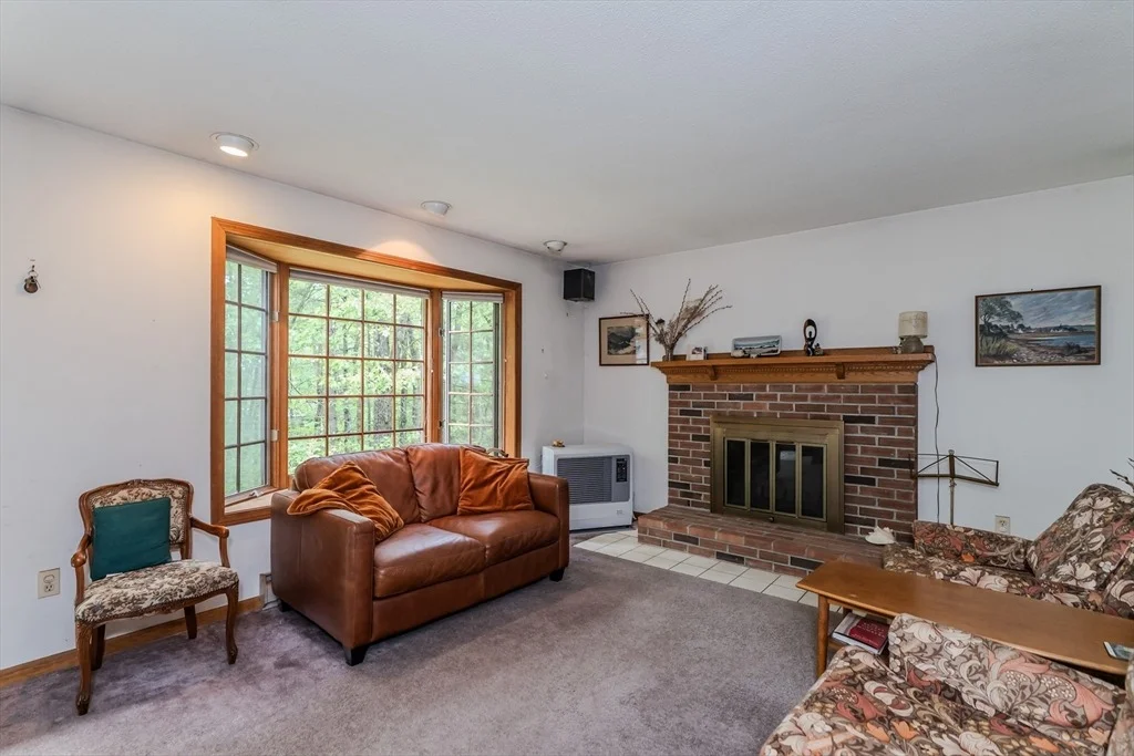 Photo of 102 Larkspur Dr