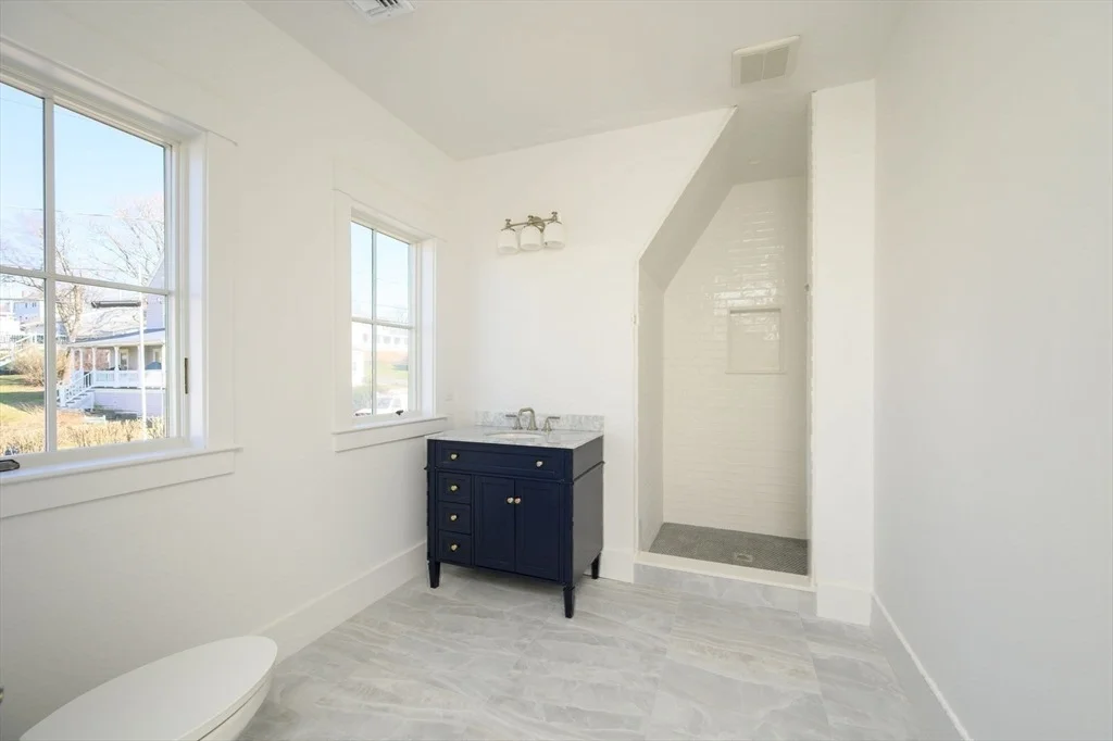 Photo of 15 Glover Ave