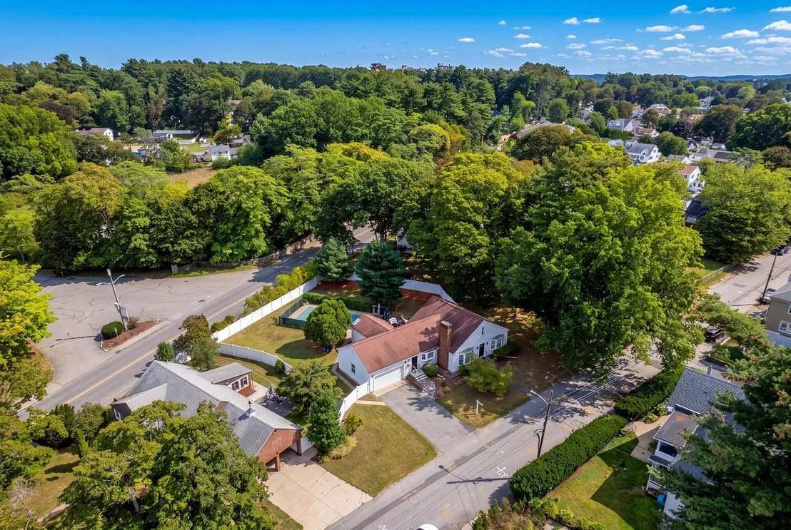 Photo of 163 Oakside Ave