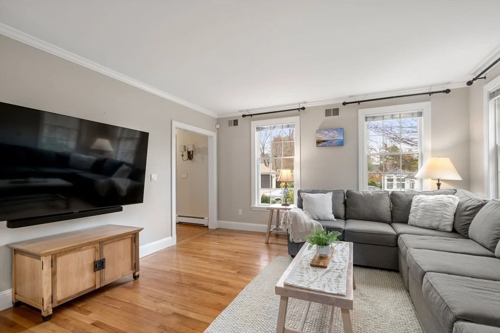 Photo of 1323 High Street-Culdesac