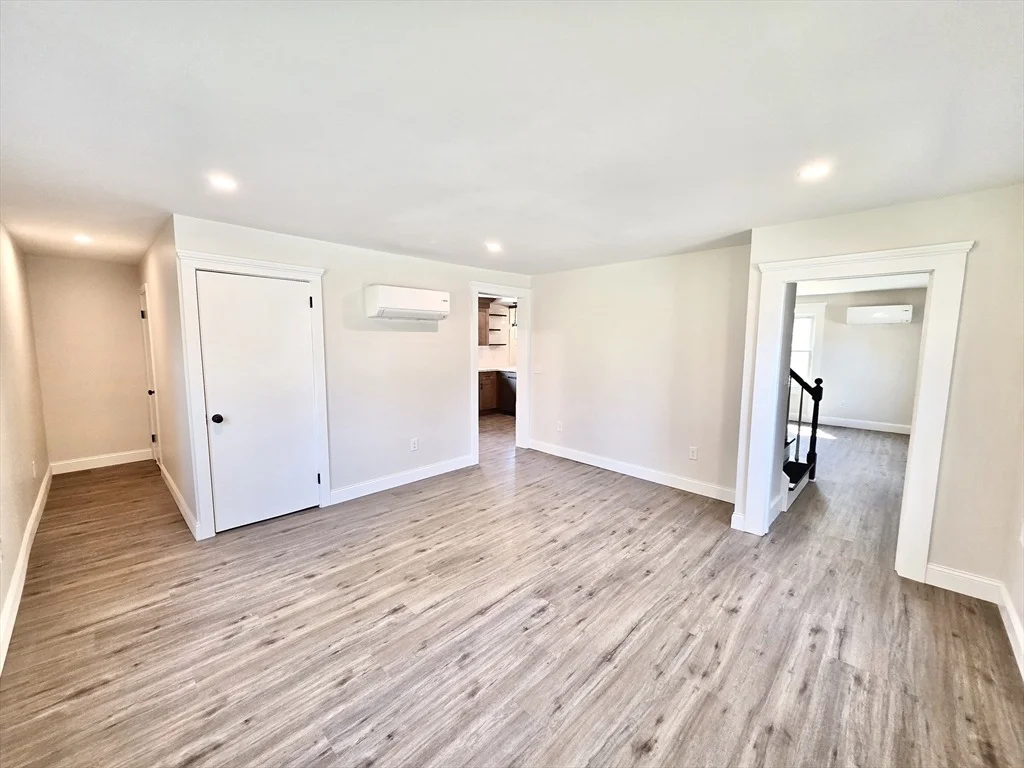 Photo of 8 Wolf Hill Rd