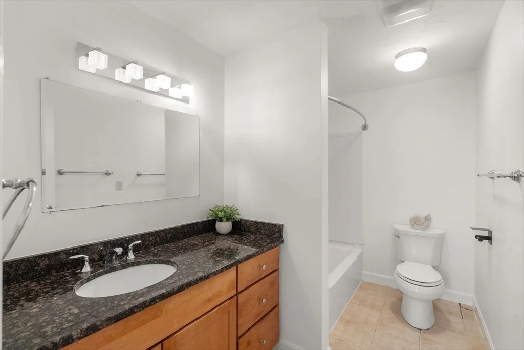 Photo of Unit 1 at 1 Beth Cir