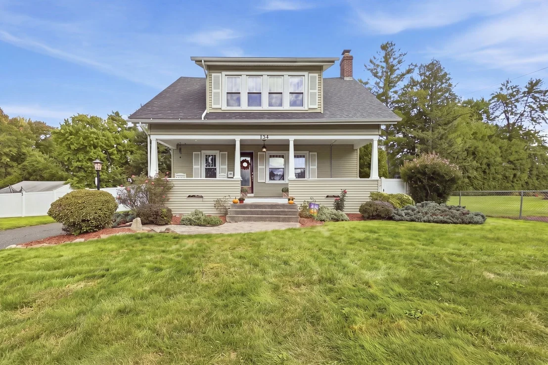 Photo of 154 Ely Ave