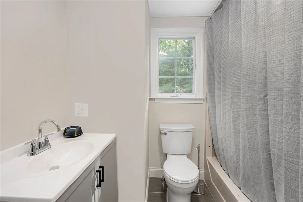 Photo of 103 Mayflower Ln