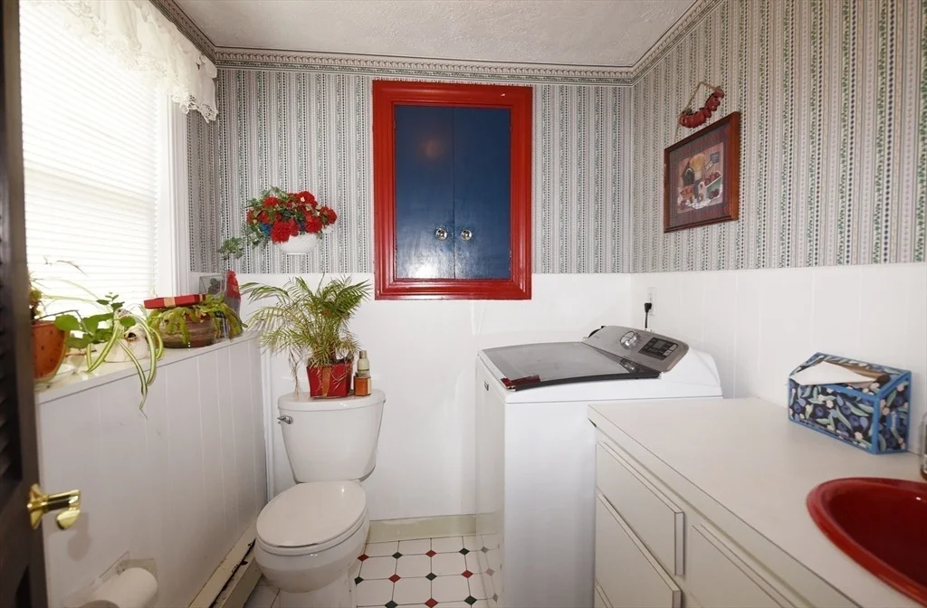Photo of 366 Webster St