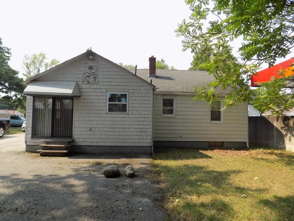 Photo of 1261 Page Blvd