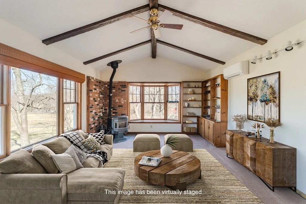 Photo of 18 Highland Cir