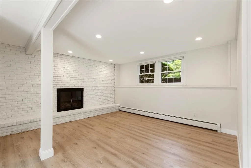 Photo of 1 Brackenbury Lane