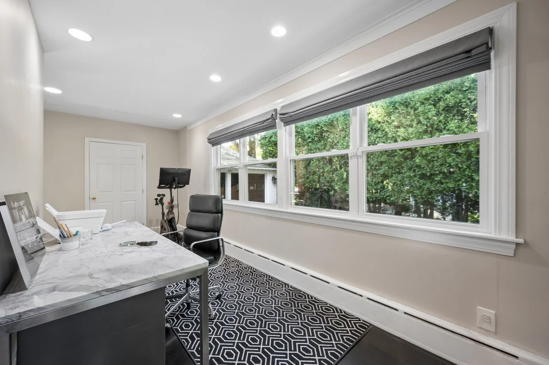 Photo of 1175 Centre St
