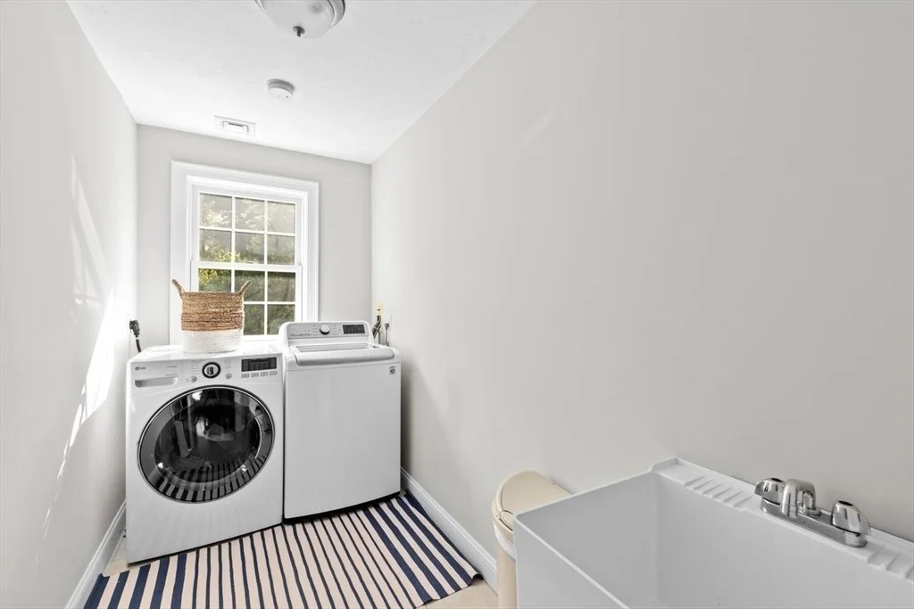 Photo of 10 Evangeline Dr