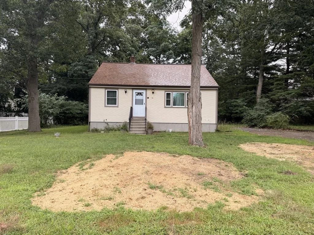 Photo of 16 Assonet Blvd