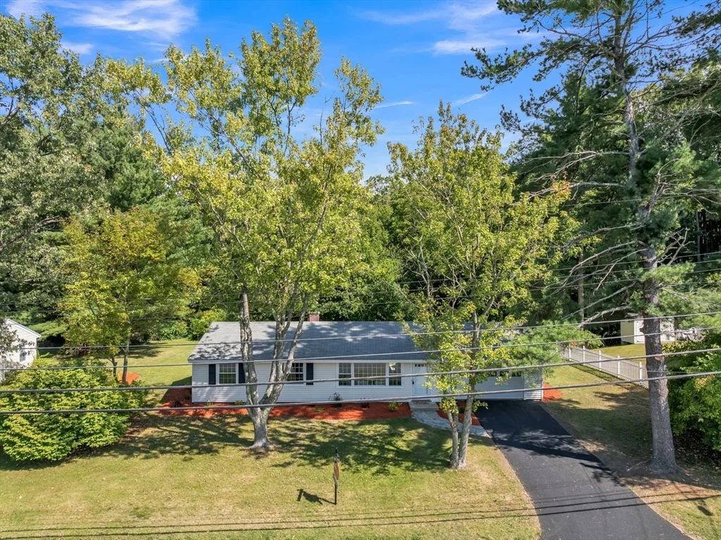 Photo of 33 Ruthellen Rd