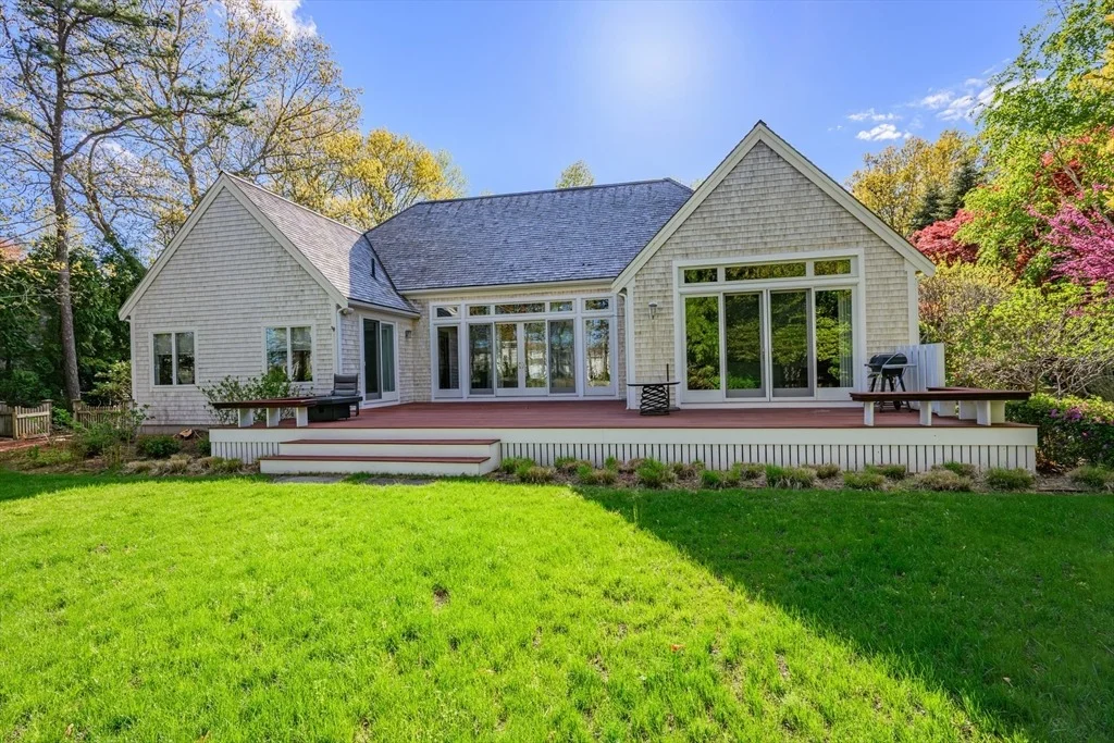 Photo of 131 Dunrobin Road