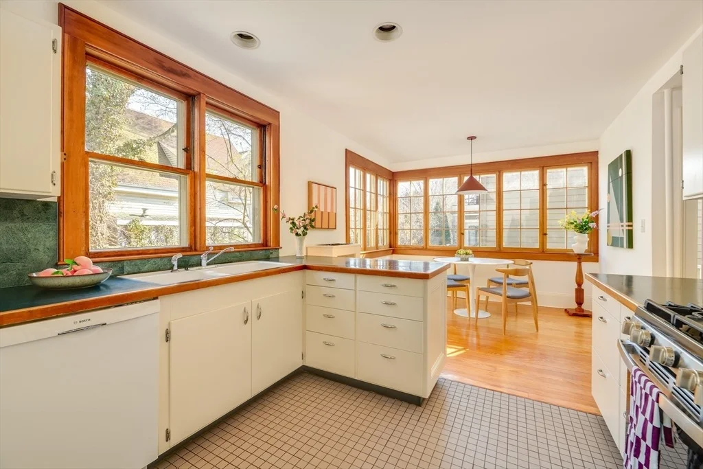 Photo of 20 Cameron Avenue