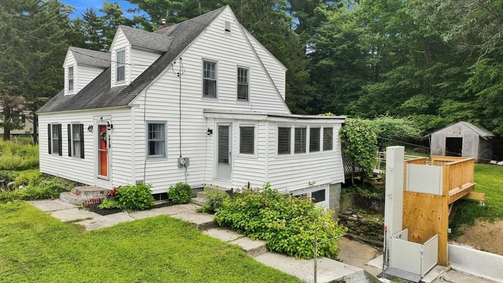Photo of 219 Old Warren Rd