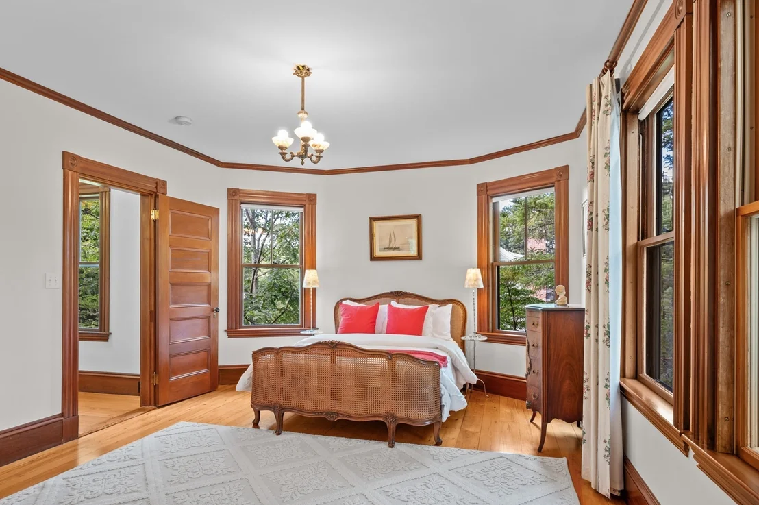 Photo of 8 Cypress Rd