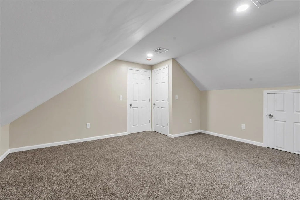 Photo of 1360 Granby Rd