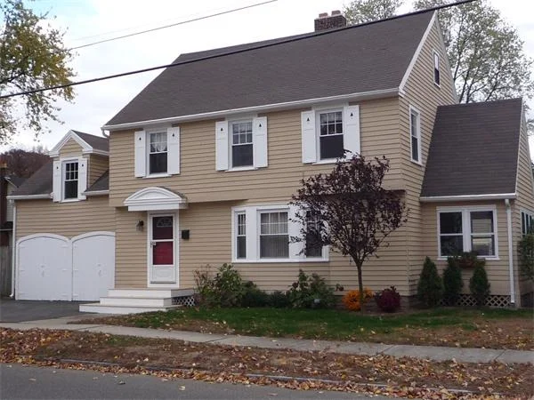 Photo of 271 Gifford St