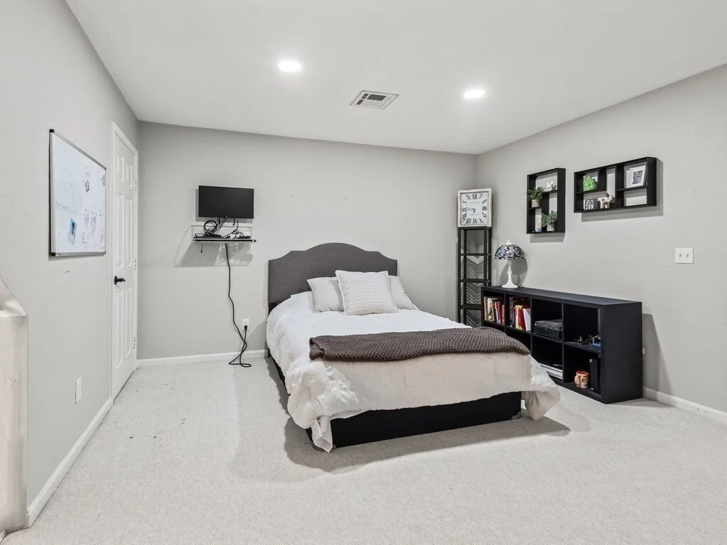 Photo of 33 Smallwood Cir