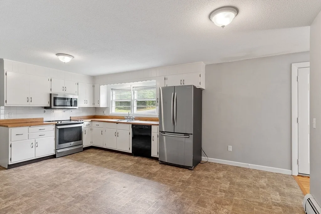 Photo of 374 Mill St Ext