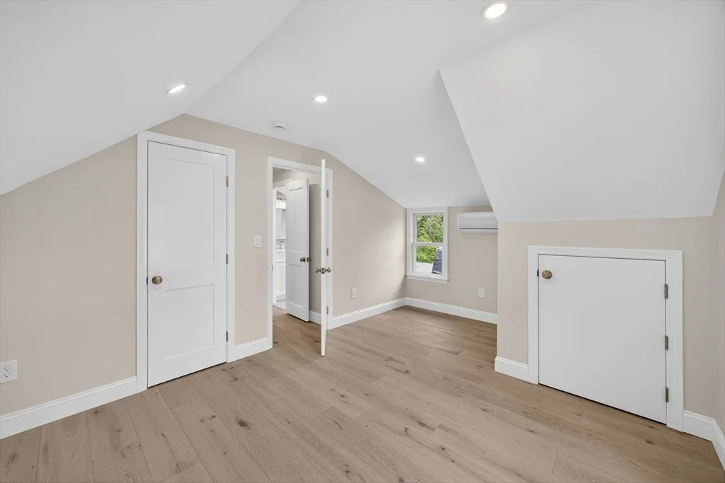 Photo of 333 Old Comers Rd
