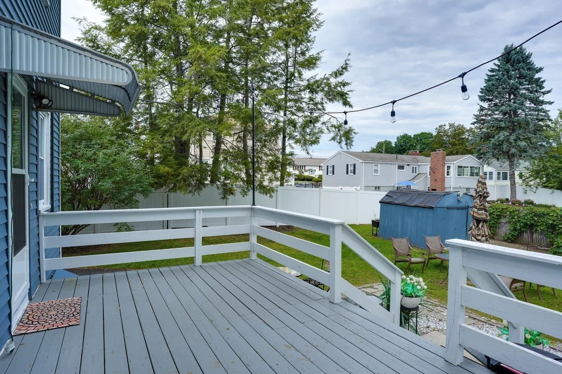 Photo of 1061 Trapelo Rd