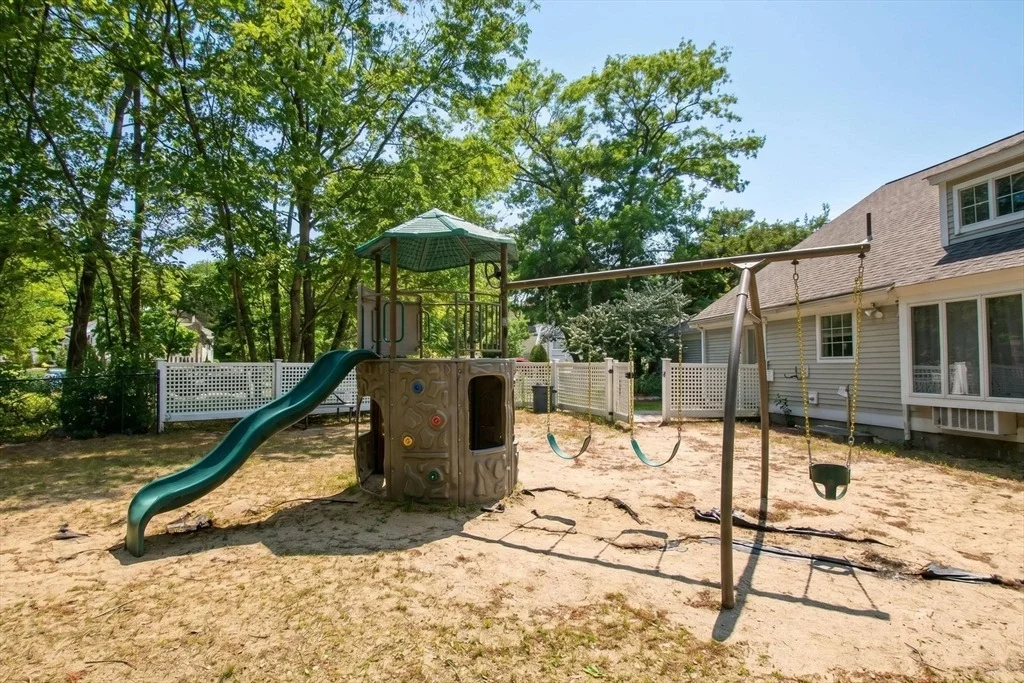 Photo of Unit E at 400 Brookside Dr