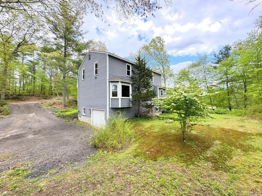 Photo of 107 Douglas Pike