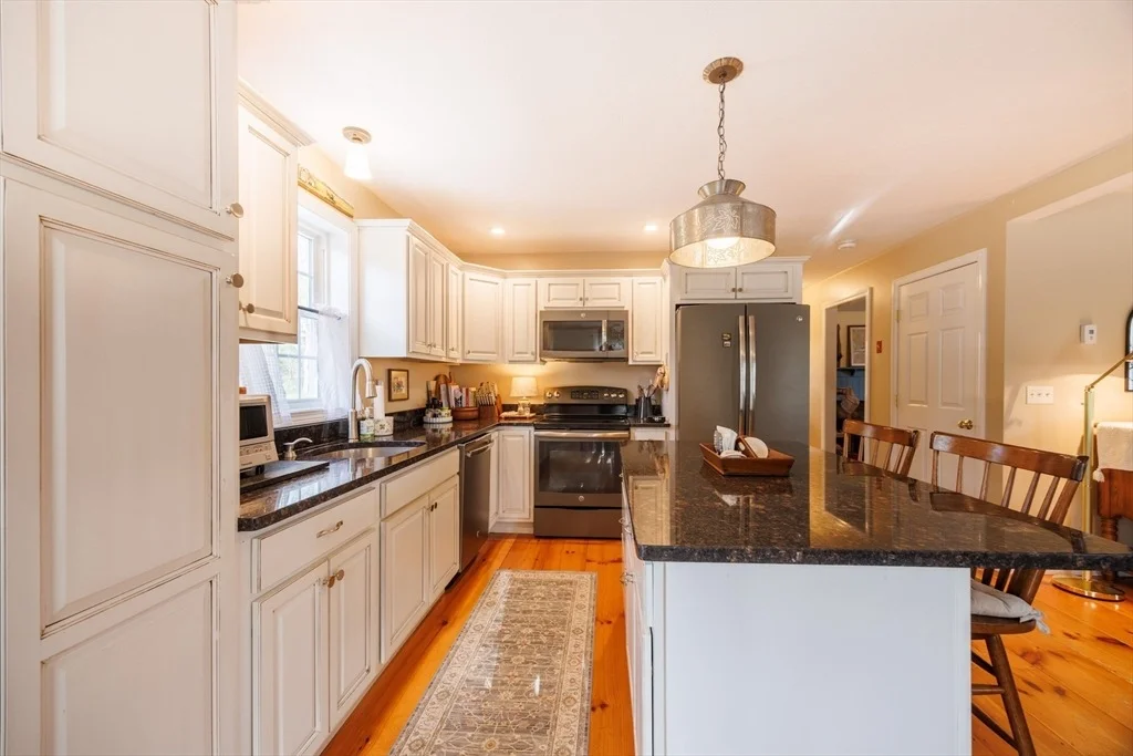 Photo of 15 Oak Dr