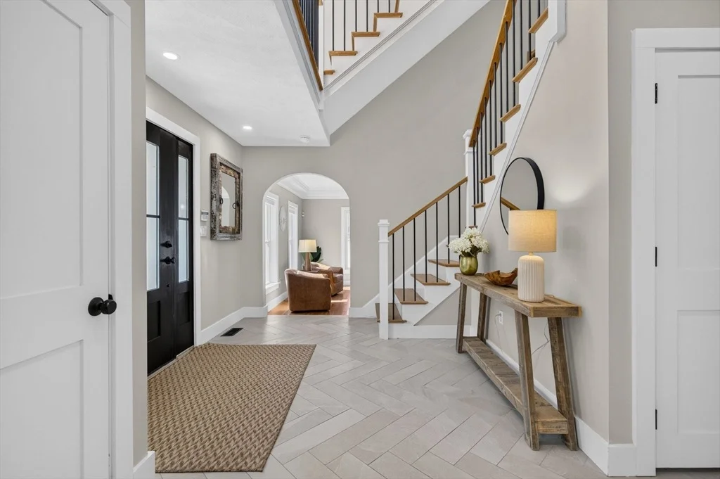 Photo of 4 Fairway Dr