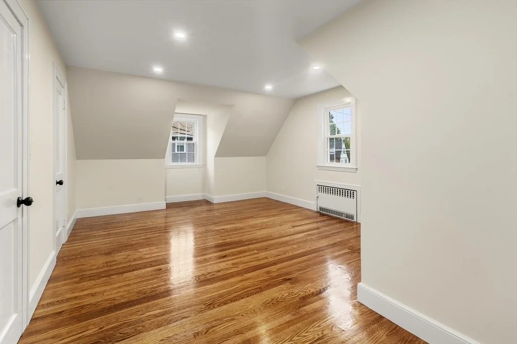 Photo of 6 Audubon Rd