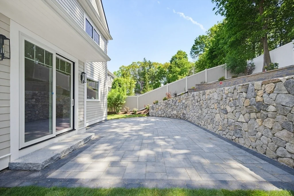 Photo of 70 Woodbine Circle